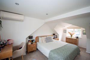 Bed 1- click for photo gallery